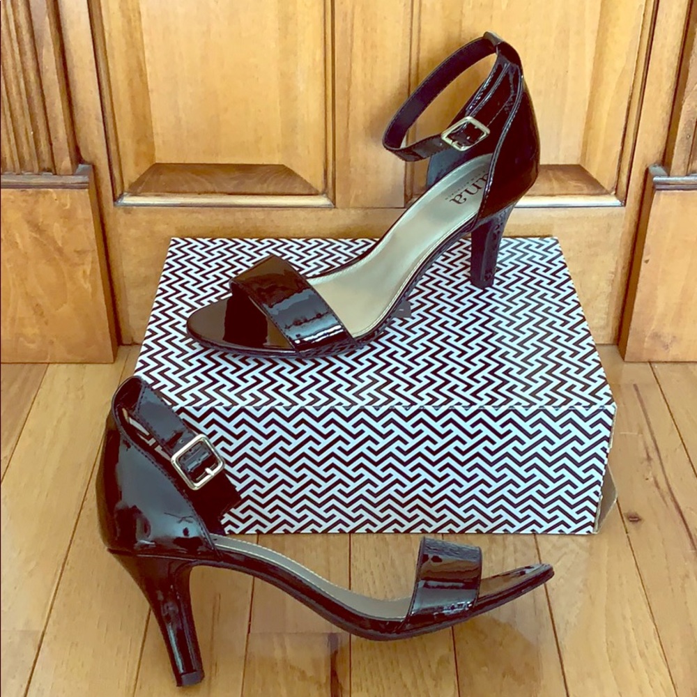 Ana black zita dress shoes. Size 8